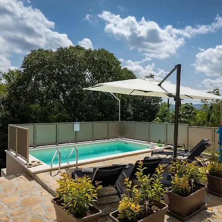 Rustic Casa Mavretici With Pool In Motovun Villa