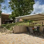 Villa Rustic Casa Mavretici With Pool In Motovun Livade