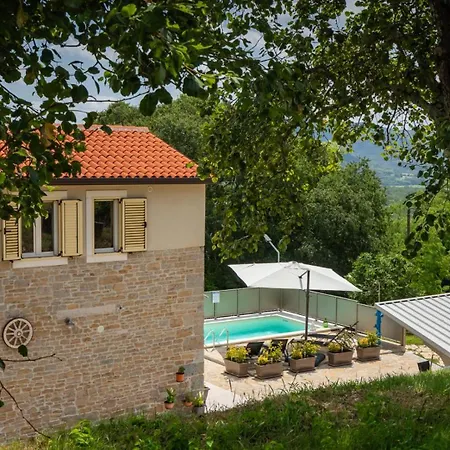 Rustic Casa Mavretici With Pool In Motovun *